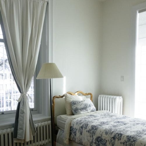 bedroom-690129_1920